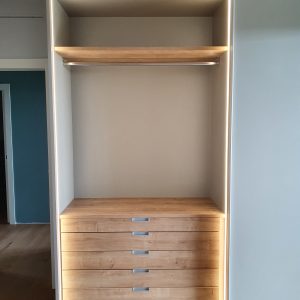 Armadio Moderno con Cassetti in Rovere