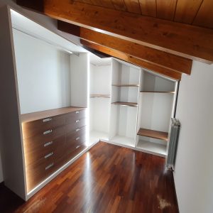 Cabina Armadio su Misura per Mansarda
