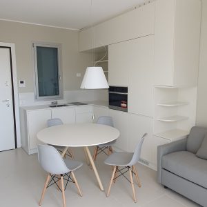 CUCINA BIANCA AD ANGOLO