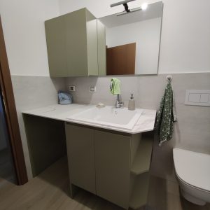 Bagno su misura verde salvia