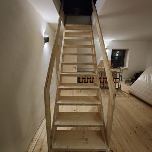 Scala in legno su misura per accesso a soppalco o mansarda